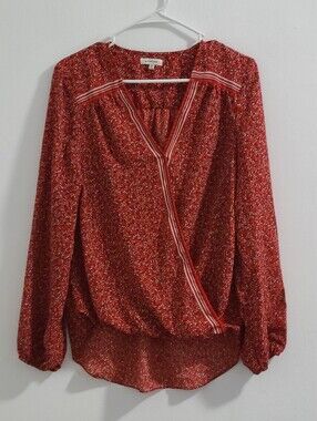 Max Studio Red Floral V-neck Hi-low faux wrap top Size Medium